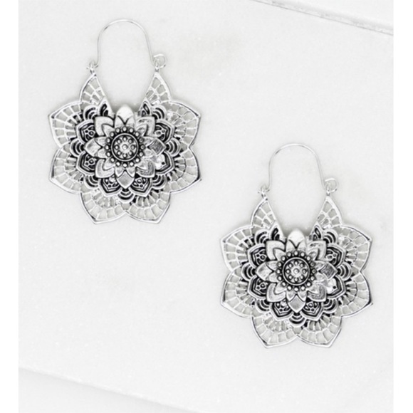 Silver Boho Flower Casting Etched Earrings - Picture 2 of 3